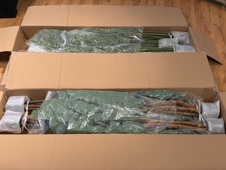 9 st konstväxter, ca 140 cm