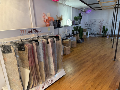 Parti diverse belysning, mattor, inredning och konstväxter