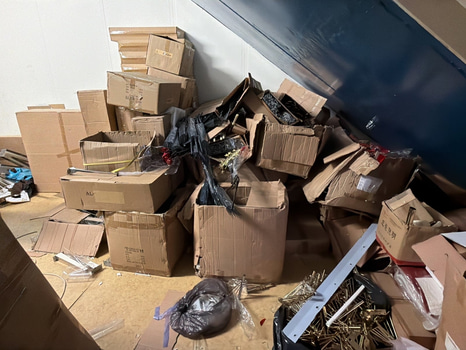 Parti diverse, bl.a. konstblommor, belysning och tavlor