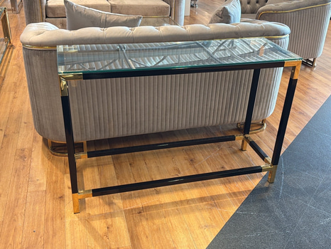 Sidobord i svart/ guld