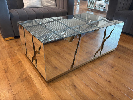 Soffbord i spegelglas