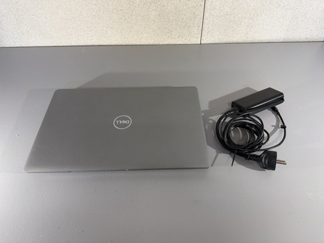 Bärbar dator Dell Modell: Latitude 5550 RAM: 16GB = 2x8 GB DDR5  Operativsystem: Windows Laddare medföljer: Ja Lagring: 512GB SSD