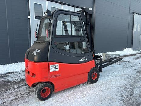 Gaffeltruck Linde  E25S 2011 med långgafflar