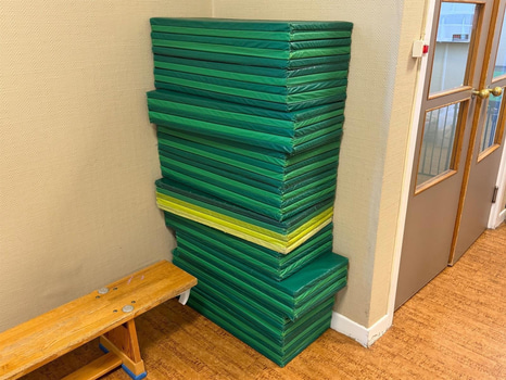 Gymnastikmatta, grön och gul, 18 st