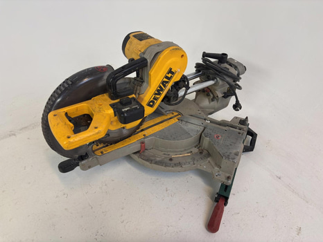 Kap- och gersåg DeWalt, DW717XPS