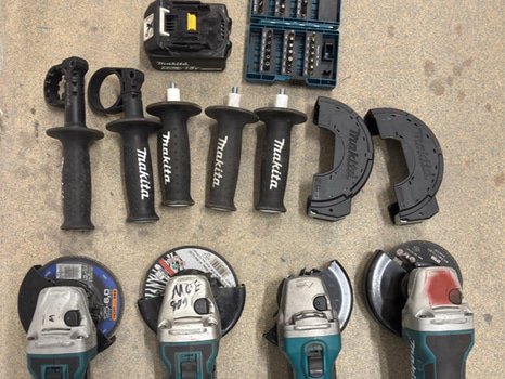 Parti med verktyg, 4 st. Makita 18V vinkelslipar