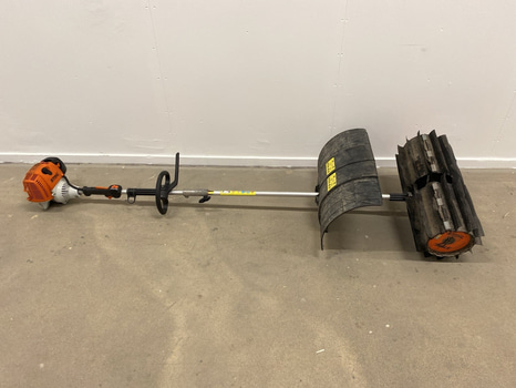 Kombimaskin Stihl KM130R inkl. sopvals