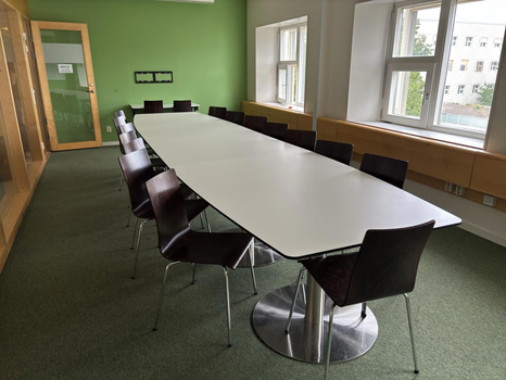 Konferensbord inkl. 15 st. stolar