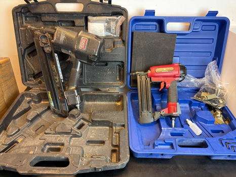 2 st Spikpistoler