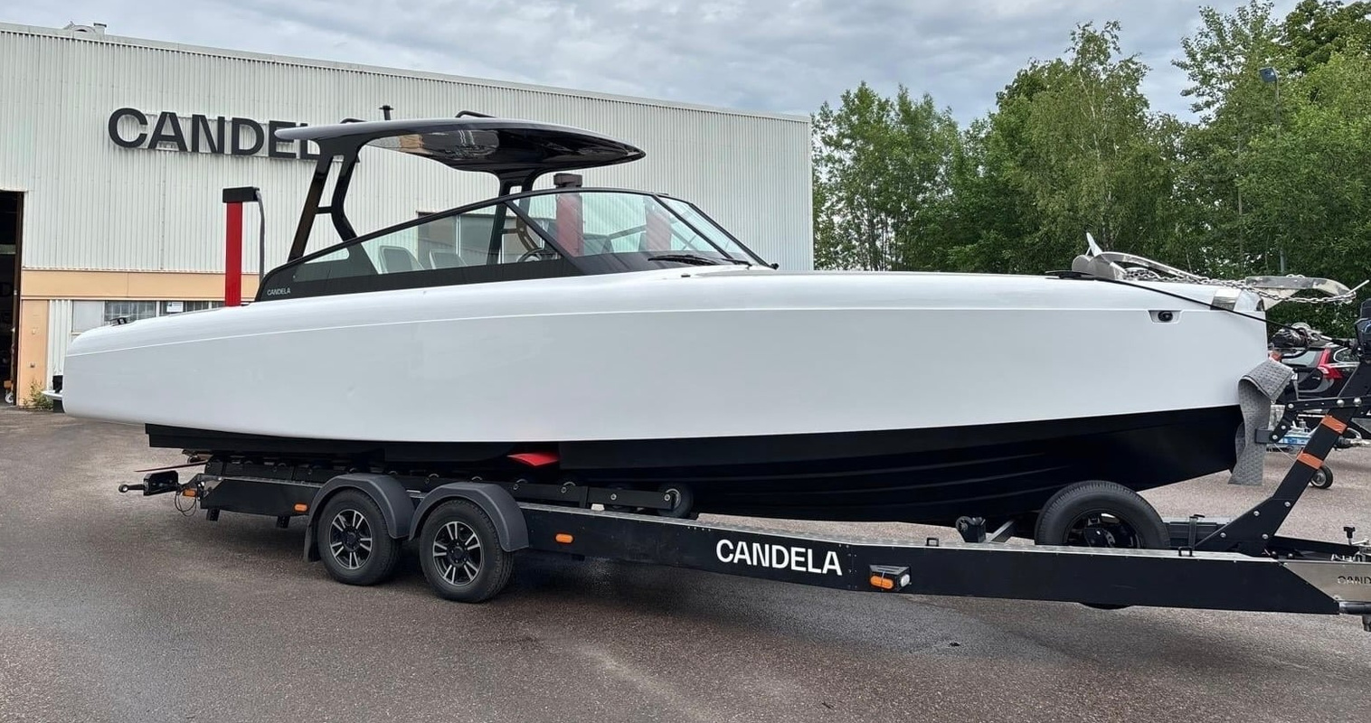Unik elektrisk hydrofoilbåt