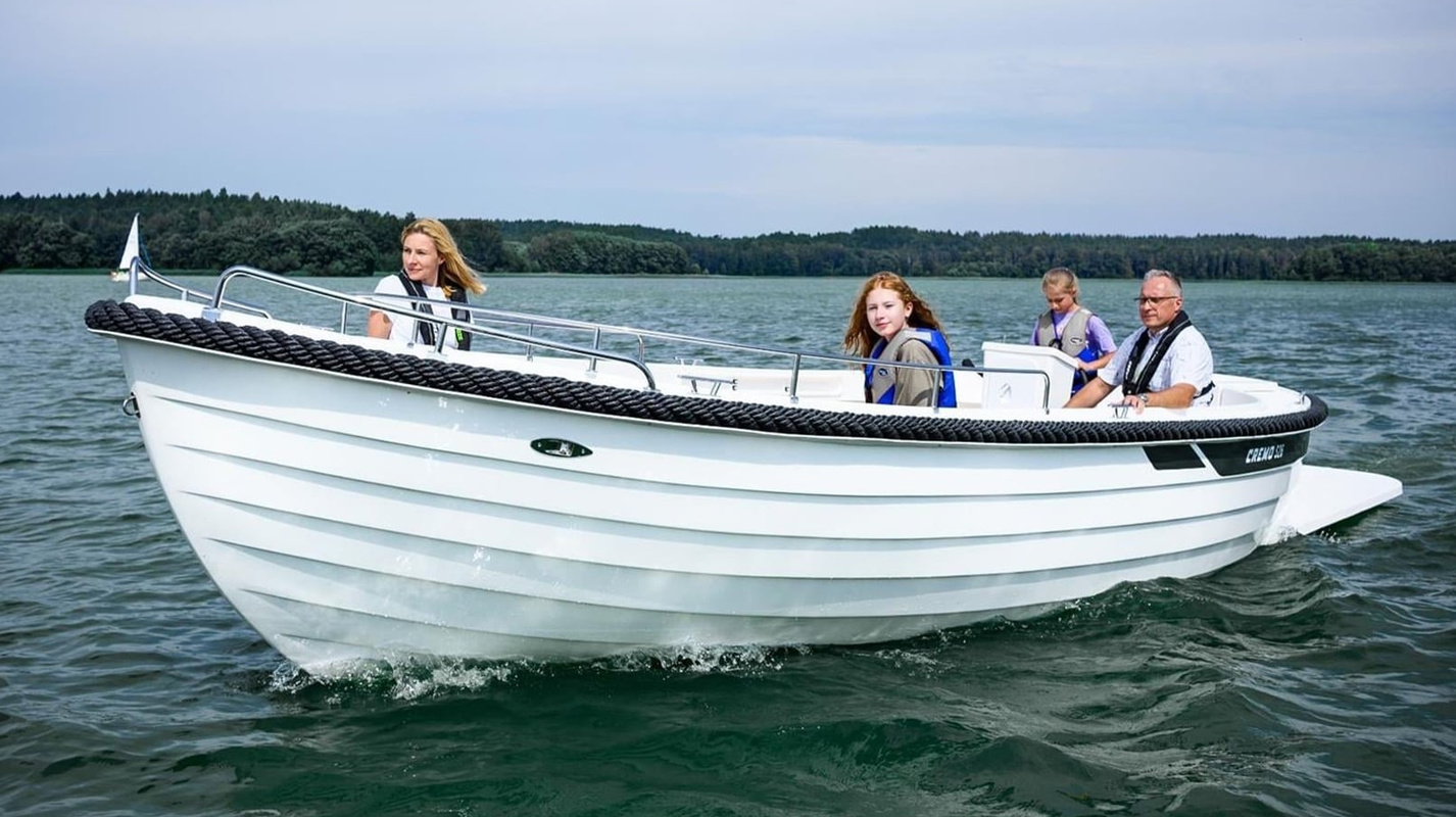 Massor av Cremobåtar