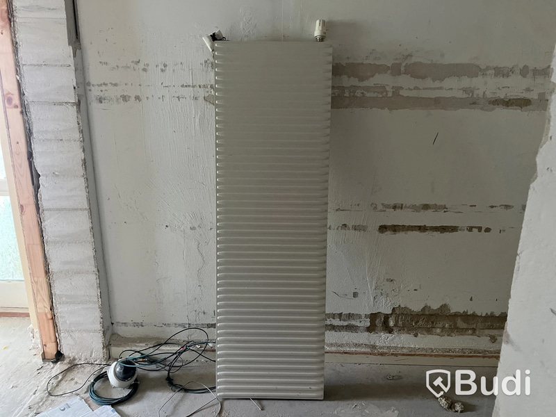 Radiatorelement, panelradiator
