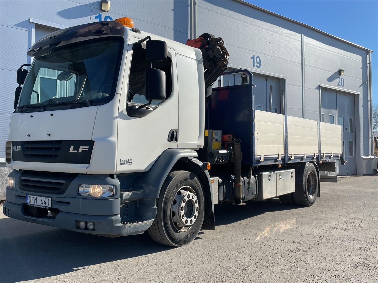 Lastbil DAF LF kran/flak PK 12002